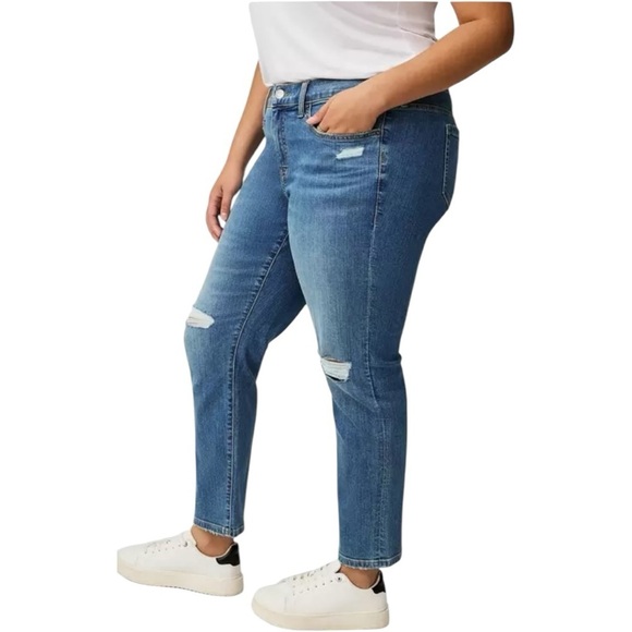 Torrid Perfect Boyfriend Mid-Rise Jeans Memory Lane - Size 24W Regular - Picture 3 of 13